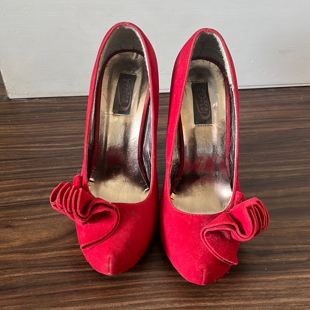 Red suede stilettos with raise ruching on top